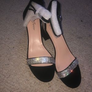 Forever Link Nataly Women Rhinestone Open Toe Low Block Heel Sandal